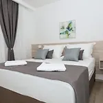 By The Sea - 19134 *