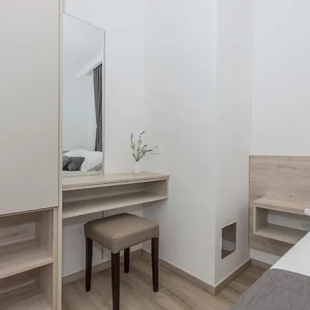 Apartment By The Sea - 19134 Makarska