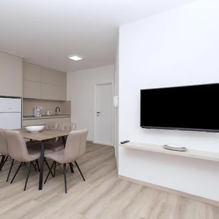 By The Sea - 19134 Apartman *