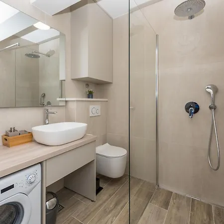 By The Sea - 19134 Makarska