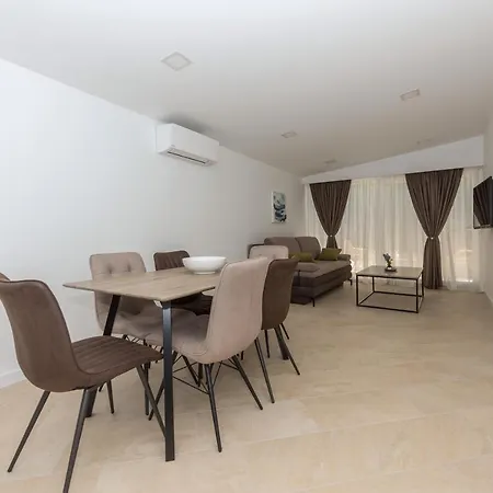 By The Sea - 19134 Apartman Makarska