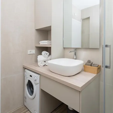 By The Sea - 19134 Makarska