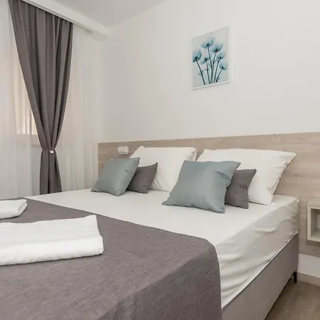 By The Sea - 19134 Makarska