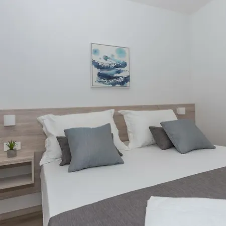 By The Sea - 19134 * Makarska