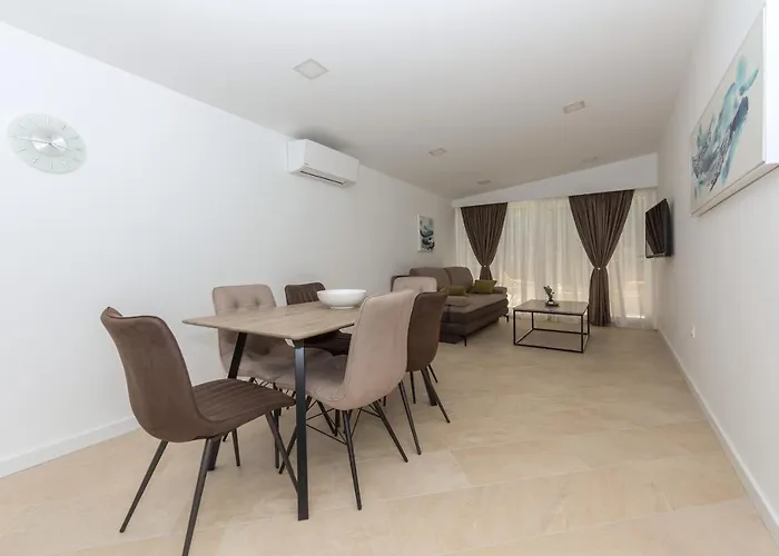 By The Sea - 19134 Apartment Makarska