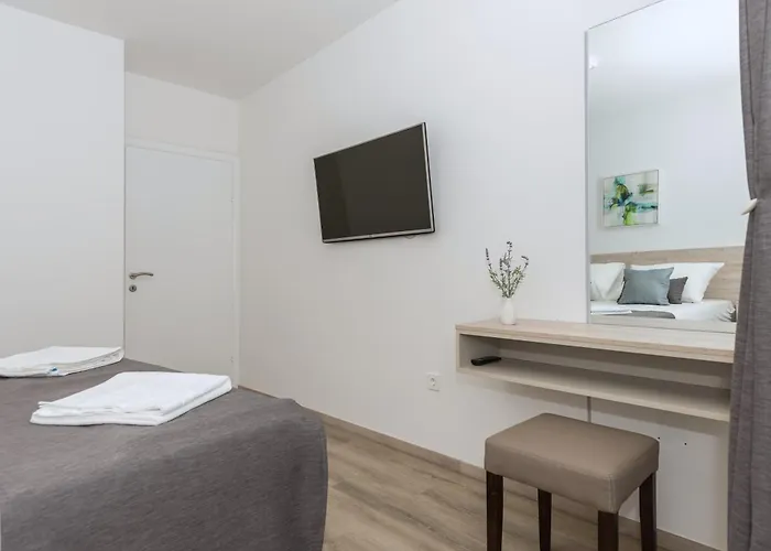 Apartment By The Sea - 19134