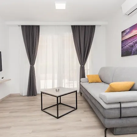 By The Sea - 19134 Apartamento Makarska