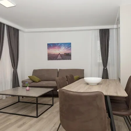 By The Sea - 19134 * Makarská