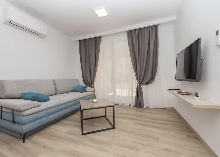 By The Sea - 19134 *